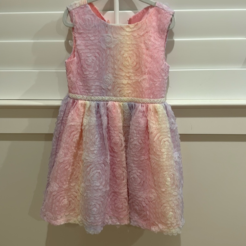 Beautiful pastel dress size 5 girls